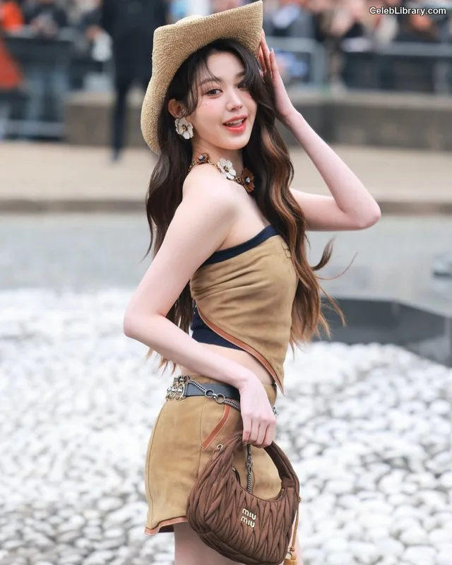 Jang Won-young  장원영 WONYOUNG photo 13 of 5846