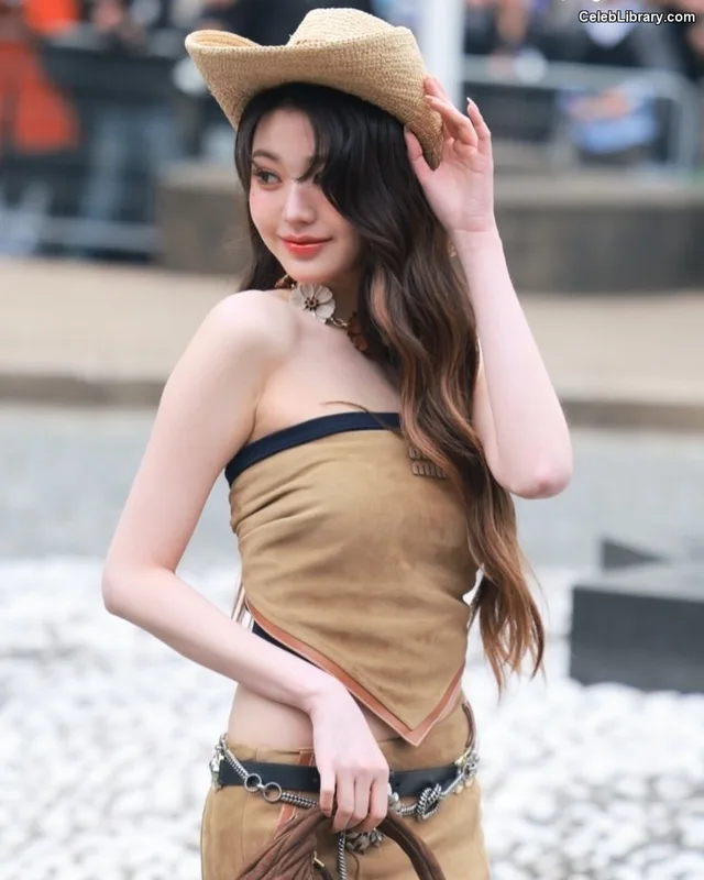 Jang Won-young  장원영 WONYOUNG photo 14 of 5846