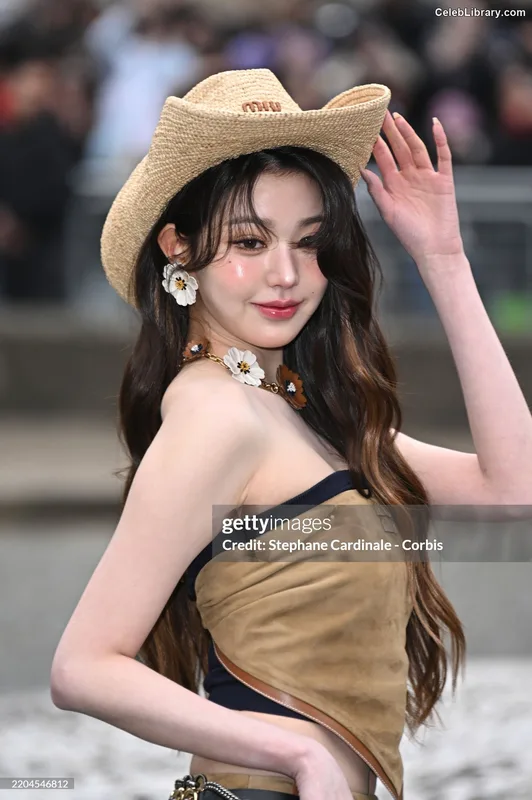 Jang Won-young  장원영 WONYOUNG photo 3 of 5846