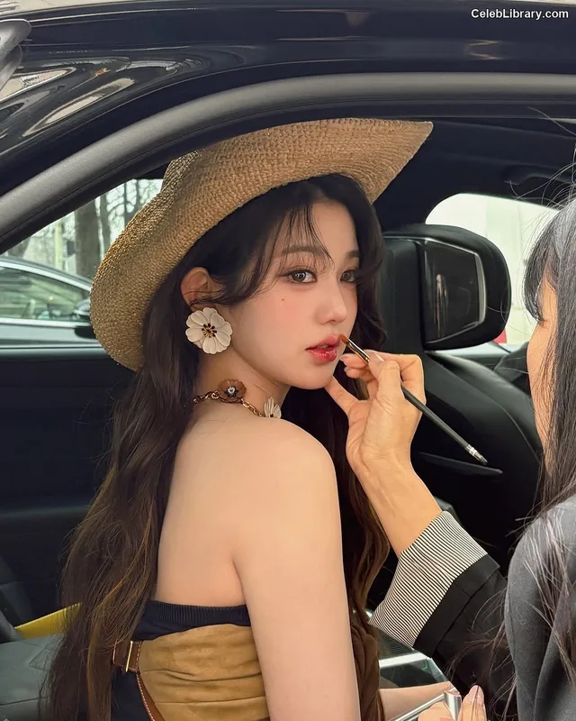 Jang Won-young  장원영 WONYOUNG photo 9 of 5846