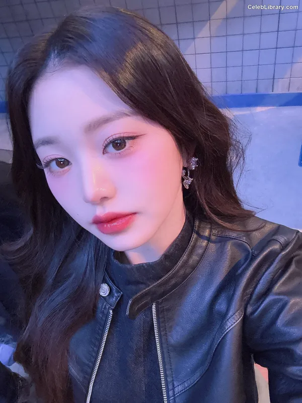 Jang Won-young 장원영 WONYOUNG photo 5 of 5846
