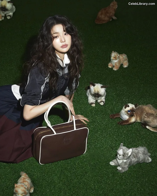 Jang Won-young 장원영 WONYOUNG photo 10 of 5846