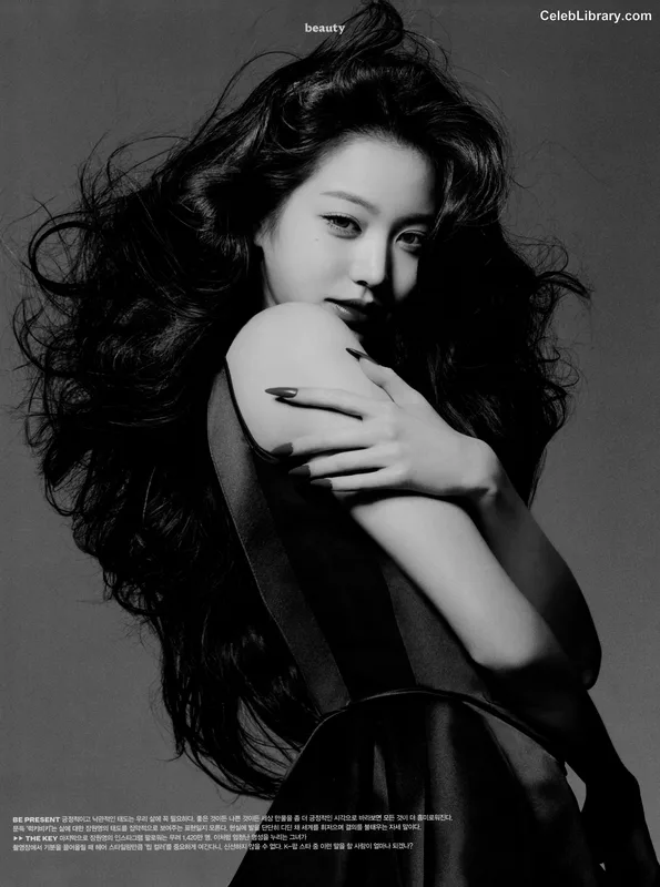 Jang Won-young 장원영 WONYOUNG photo 1 of 5846