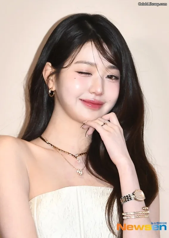Jang Won-young 장원영 WONYOUNG photo 17 of 5846