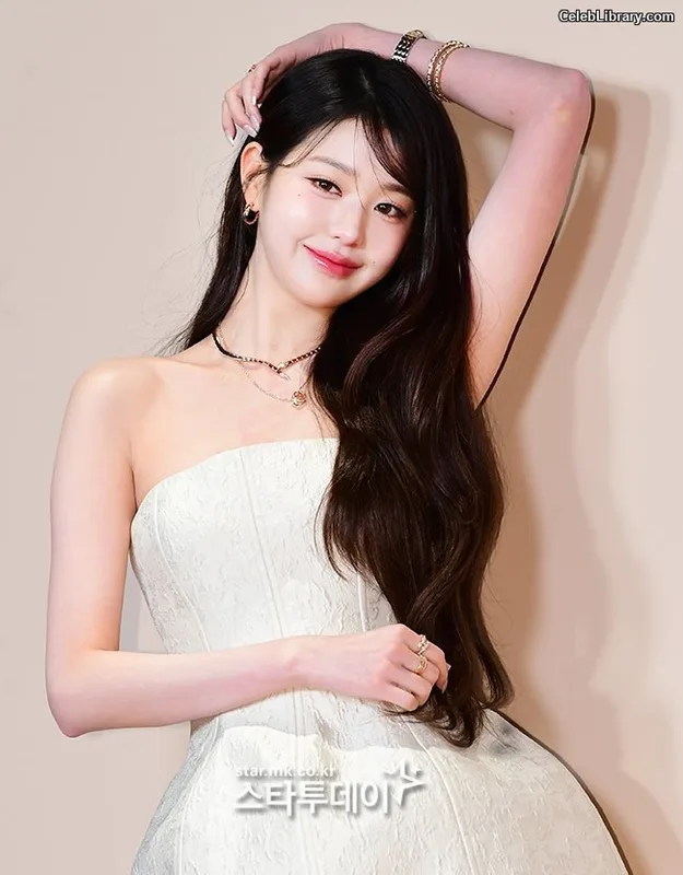 Jang Won-young 장원영 WONYOUNG photo 18 of 5846