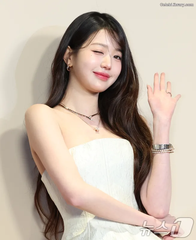 Jang Won-young 장원영 WONYOUNG photo 24 of 5846