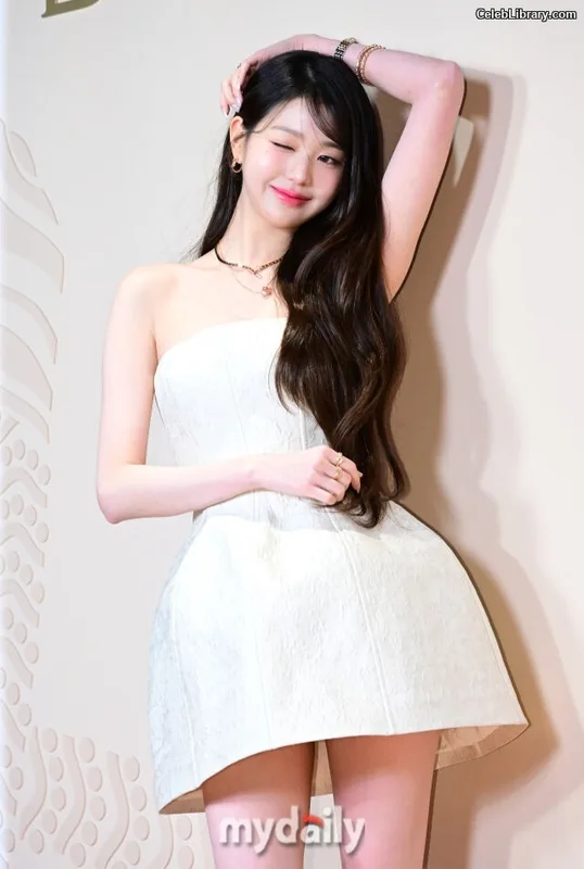 Jang Won-young  장원영 WONYOUNG photo 4 of 5846