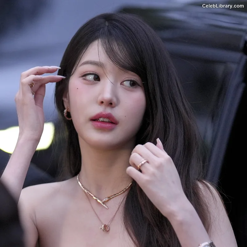 Jang Won-young  장원영 WONYOUNG photo 8 of 5846
