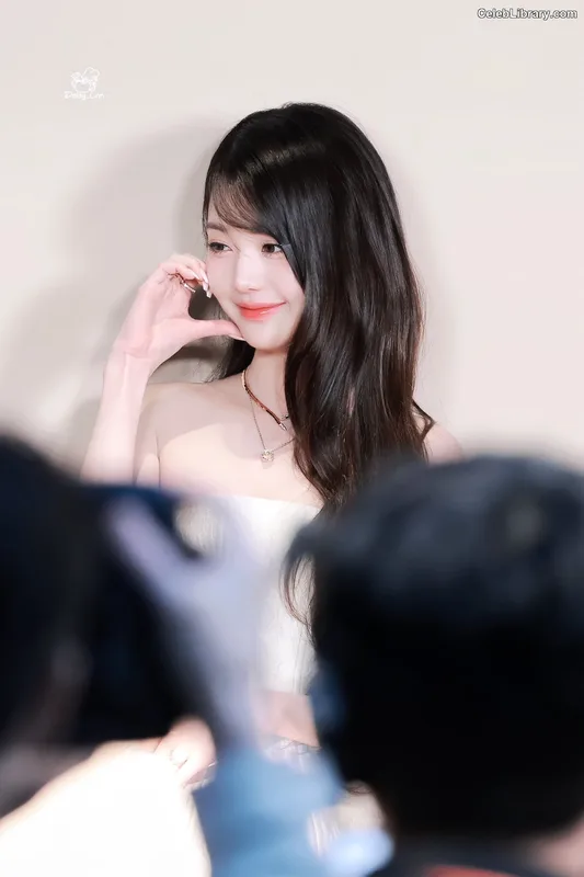 Jang Won-young  장원영 WONYOUNG photo 21 of 5846