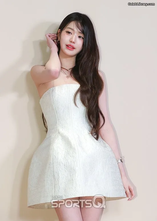 Jang Won-young  장원영 WONYOUNG photo 4 of 5846
