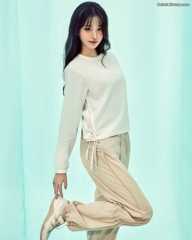 Jang Won-young  장원영 WONYOUNG photo 8 of 5846