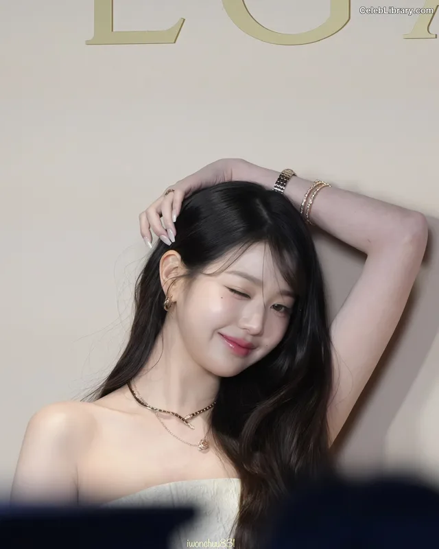 Jang Won-young  장원영 WONYOUNG photo 10 of 5846