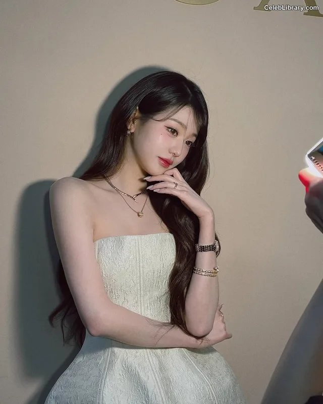 Jang Won-young  장원영 WONYOUNG photo 16 of 5846