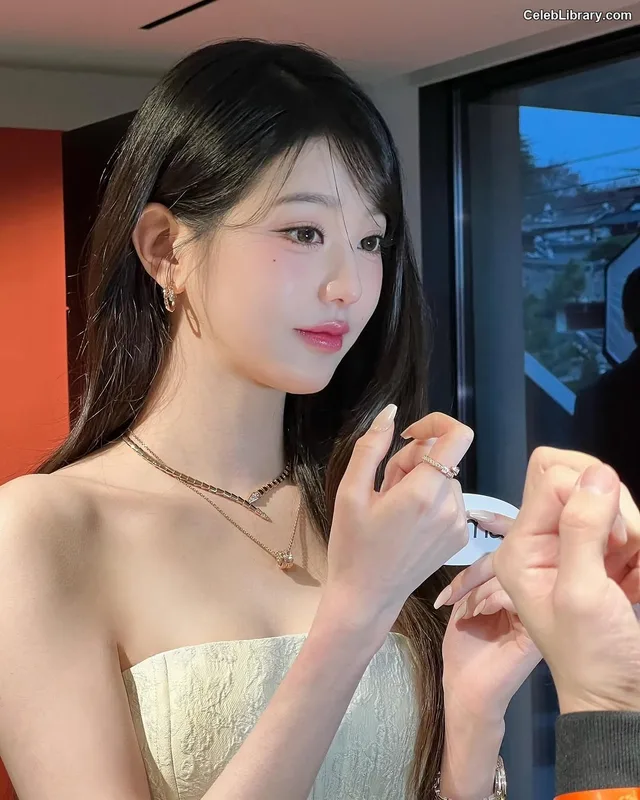 Jang Won-young  장원영 WONYOUNG photo 18 of 5846