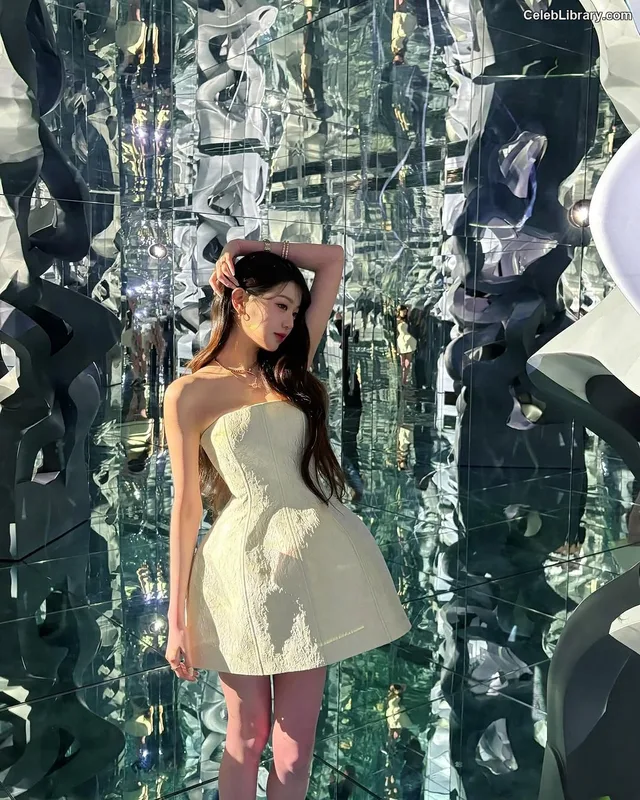 Jang Won-young  장원영 WONYOUNG photo 23 of 5846
