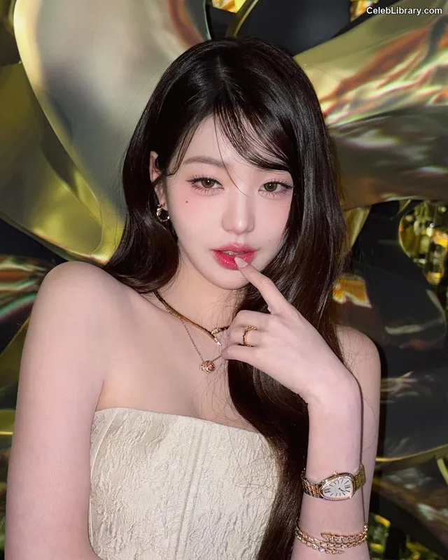 Jang Won-young  장원영 WONYOUNG photo 3 of 5846