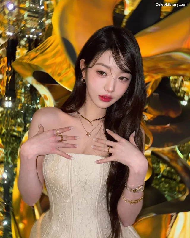 Jang Won-young  장원영 WONYOUNG photo 6 of 5846