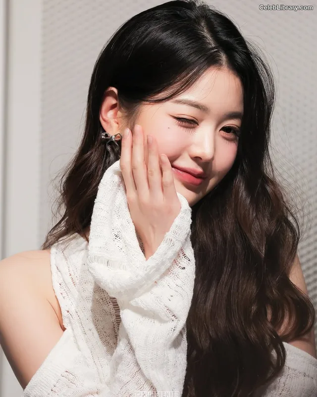 Jang Won-young  장원영 WONYOUNG photo 16 of 5846