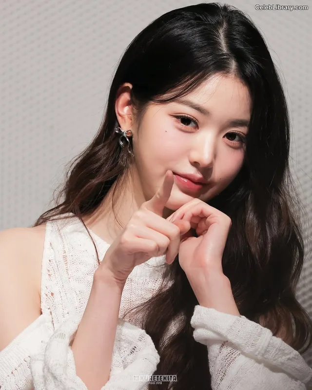 Jang Won-young  장원영 WONYOUNG photo 17 of 5846