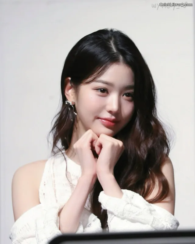 Jang Won-young  장원영 WONYOUNG photo 19 of 5846