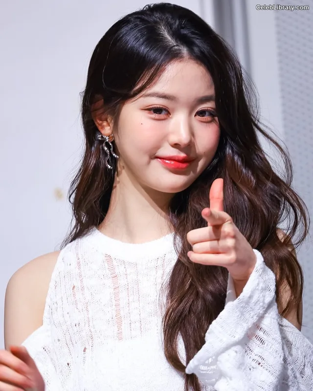 Jang Won-young  장원영 WONYOUNG photo 22 of 5846