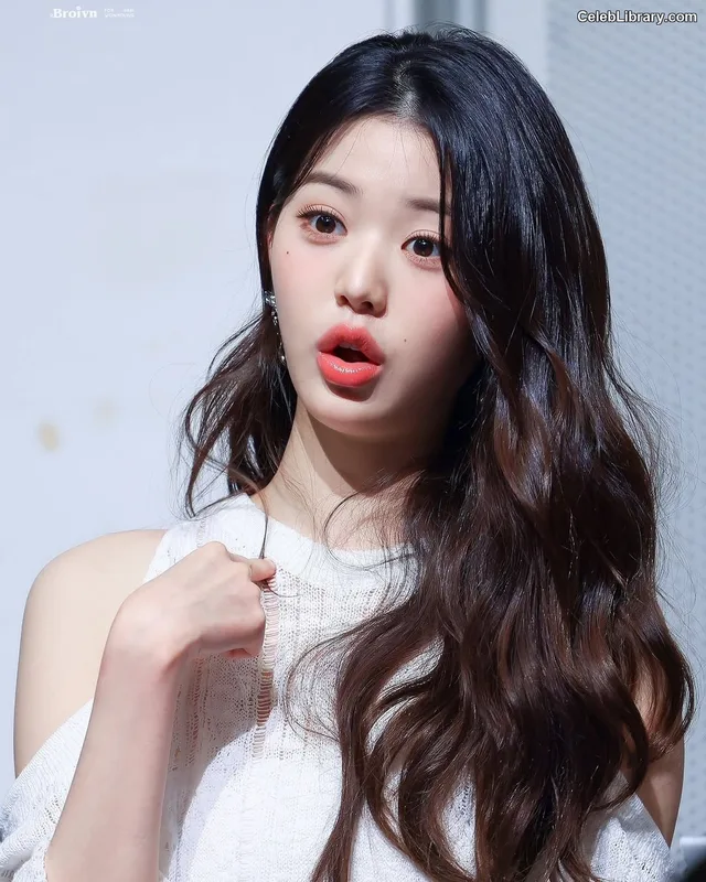 Jang Won-young  장원영 WONYOUNG photo 3 of 5846