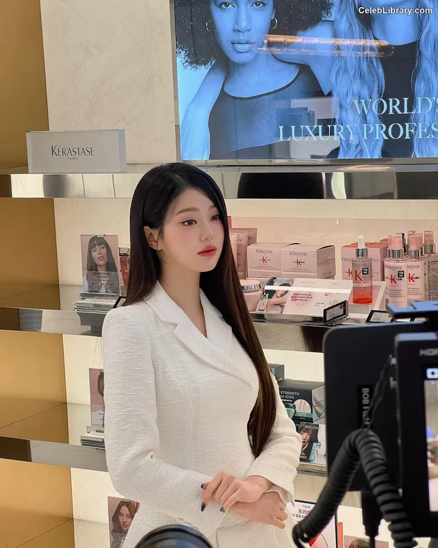 Jang Won-young  장원영 WONYOUNG photo 16 of 5846