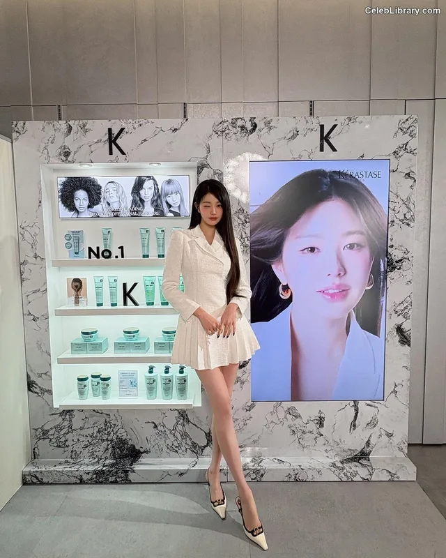 Jang Won-young  장원영 WONYOUNG photo 21 of 5846