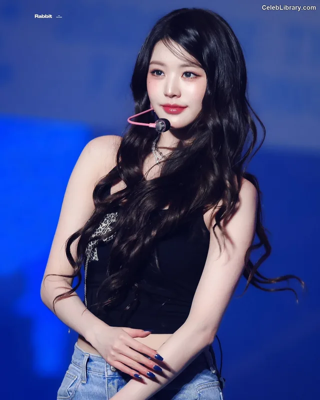Jang Won-young  장원영 WONYOUNG photo 2 of 5846