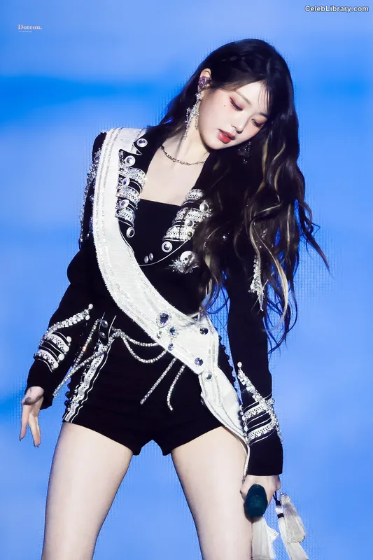 Jang Won-young  장원영 WONYOUNG photo 8 of 5846