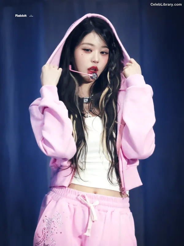 Jang Won-young  장원영 WONYOUNG photo 18 of 5846