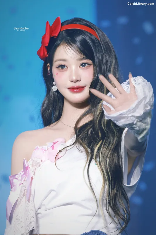 Jang Won-young  장원영 WONYOUNG photo 18 of 5846