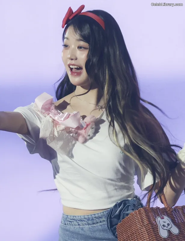Jang Won-young  장원영 WONYOUNG photo 21 of 5846