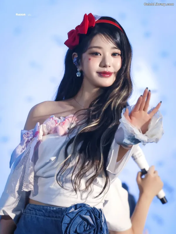 Jang Won-young  장원영 WONYOUNG photo 22 of 5846