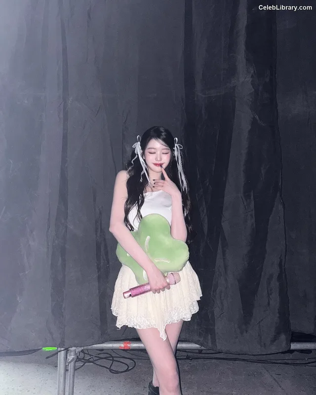 Jang Won-young  장원영 WONYOUNG photo 17 of 5846