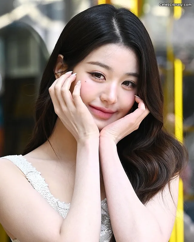 Jang Won-young 장원영 WONYOUNG photo 11 of 5846