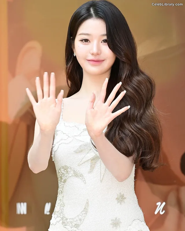 Jang Won-young 장원영 WONYOUNG photo 16 of 5846