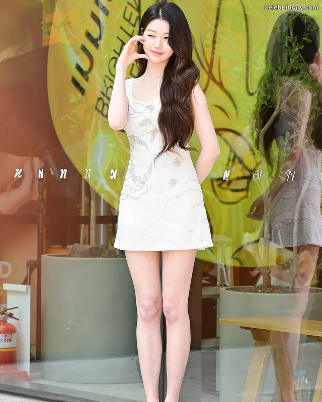 Jang Won-young 장원영 WONYOUNG photo 22 of 5846