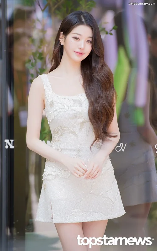 Jang Won-young 장원영 WONYOUNG photo 7 of 5846