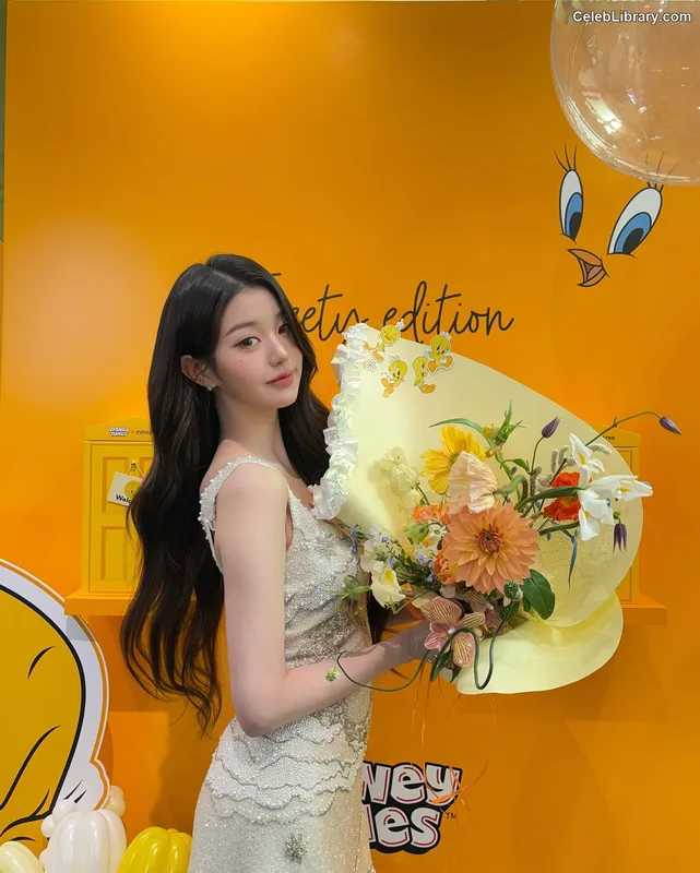 Jang Won-young 장원영 WONYOUNG photo 13 of 5846