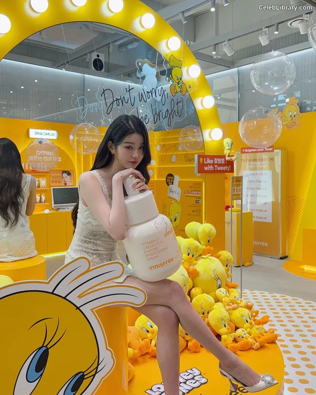 Jang Won-young 장원영 WONYOUNG photo 24 of 5846