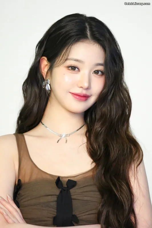 Jang Won-young  장원영 WONYOUNG photo 11 of 5846