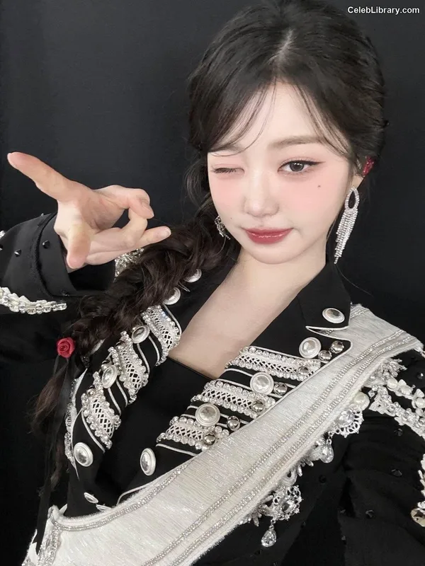 Jang Won-young  장원영 WONYOUNG photo 8 of 5846