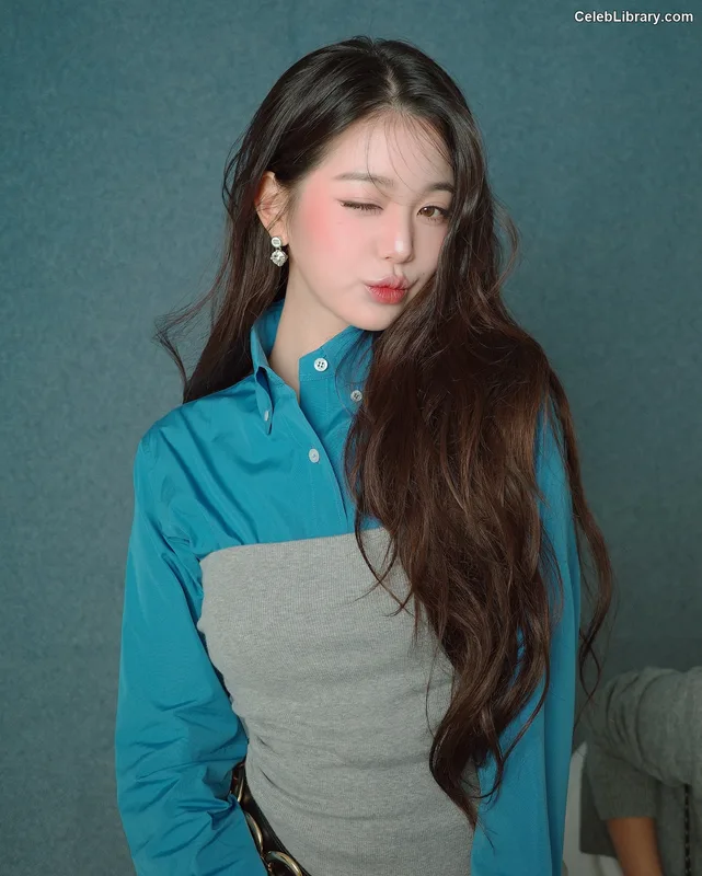 Jang Won-young  장원영 WONYOUNG photo 1 of 5846