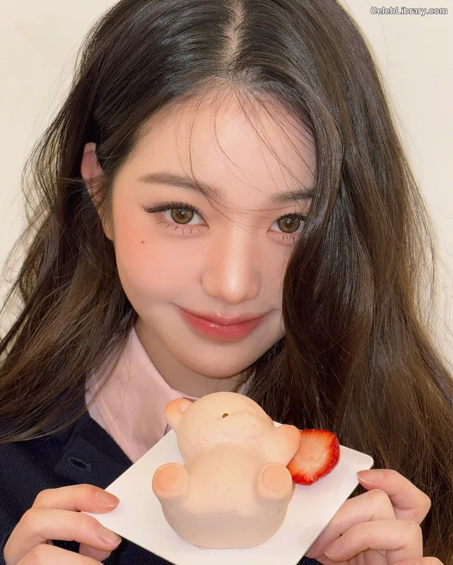Jang Won-young  장원영 WONYOUNG photo 15 of 5846