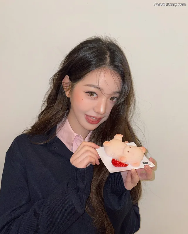 Jang Won-young  장원영 WONYOUNG photo 18 of 5846