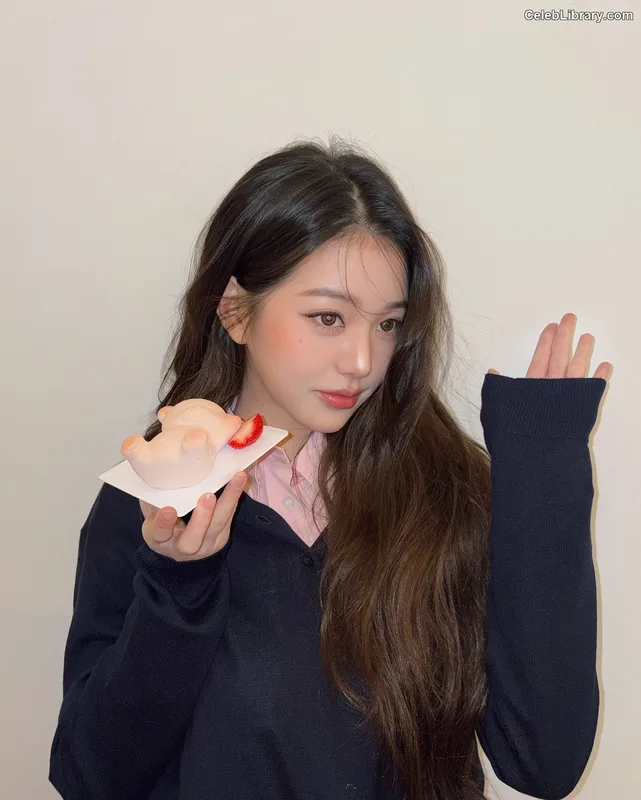 Jang Won-young  장원영 WONYOUNG photo 19 of 5846