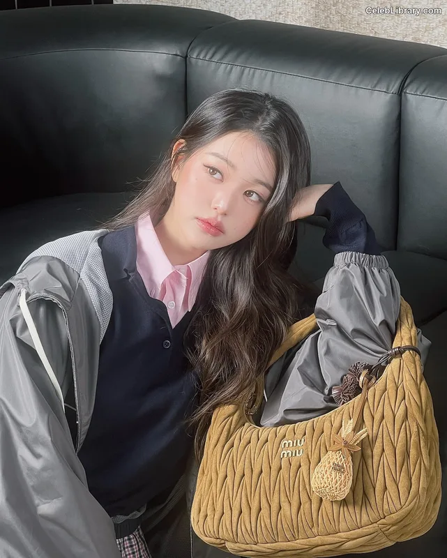 Jang Won-young  장원영 WONYOUNG photo 20 of 5846
