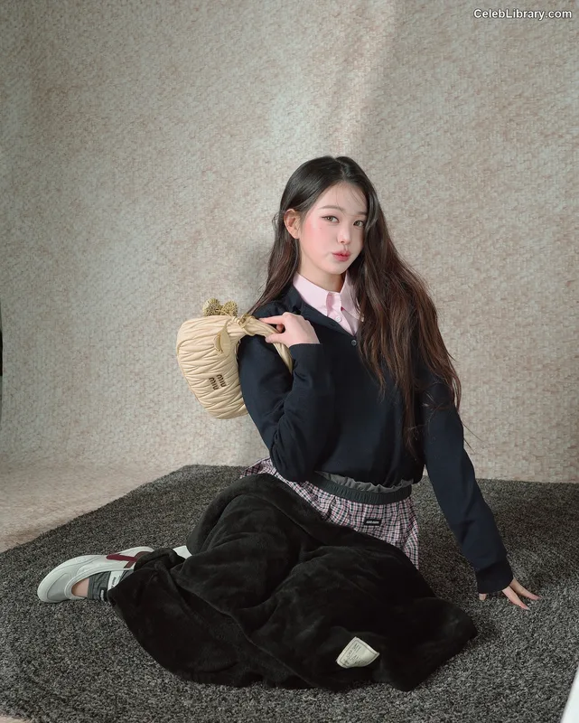 Jang Won-young  장원영 WONYOUNG photo 23 of 5846