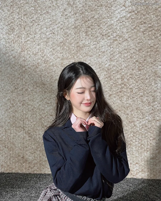 Jang Won-young  장원영 WONYOUNG photo 2 of 5846